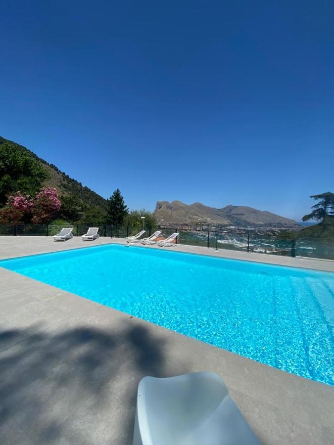 Сasa de vacaciones Mini Con Piscina. *